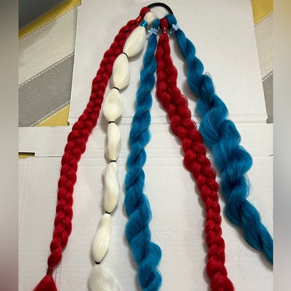 Colorful Ponytails - Picture 9 of 11